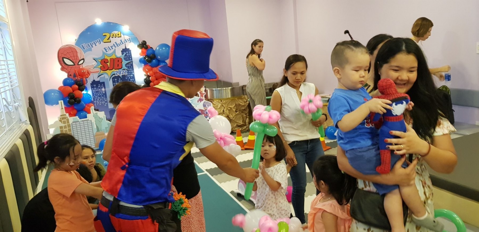 Giá Thuê Chú Hề Vặn Bóng Tại Quận Gò Vấp. Ảnh 1